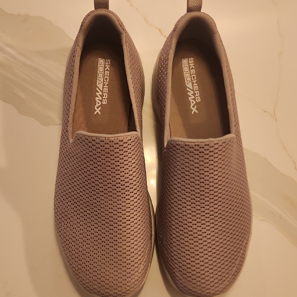 Skechers GOwalk MAX Slip-On Women's Sneakers — Light Mauve